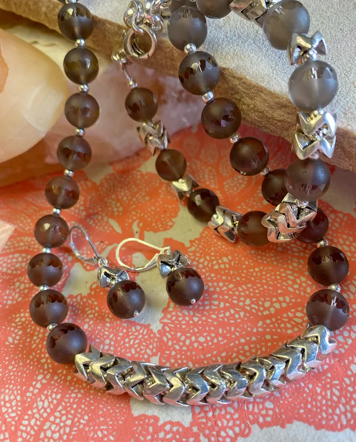 Bracelets Elisa Ilana Frosted Carved Smoky Quartz Bracelet