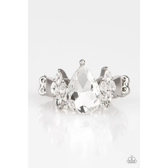A Finishing Touch Jewelry Paparazzi Yas Queen White Ring Rings