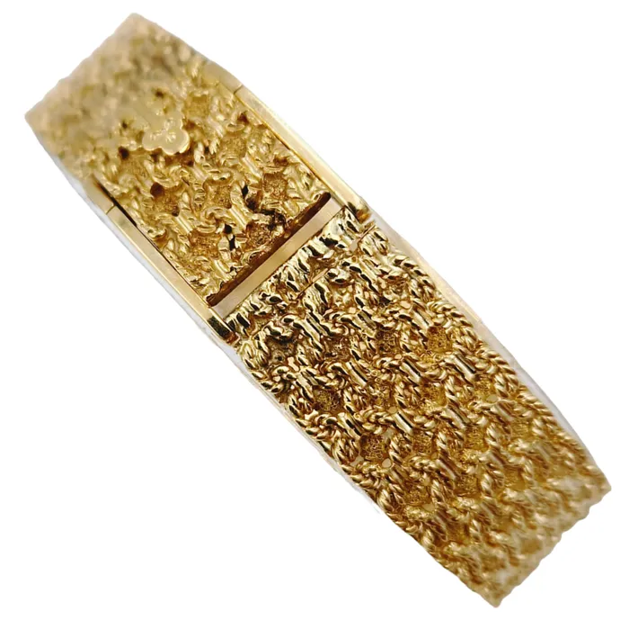 Ladies Corum 26mm x 30mm Oval Vintage 18K Yellow Gold Watch with Gold Dial and Weave Bezel PreOwned Corum PreStyled Sets
