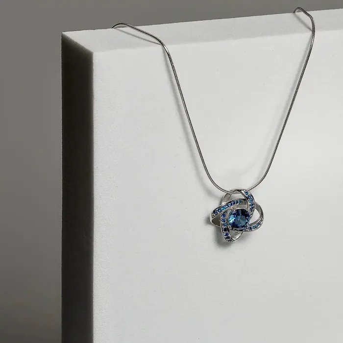 Necklaces Celtic Knot 18K Sapphire Pendant Celtic Knot Jewellery