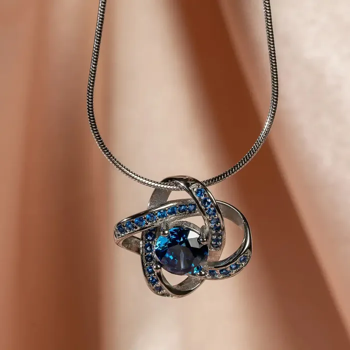 Necklaces Celtic Knot 18K Sapphire Pendant Celtic Knot Jewellery