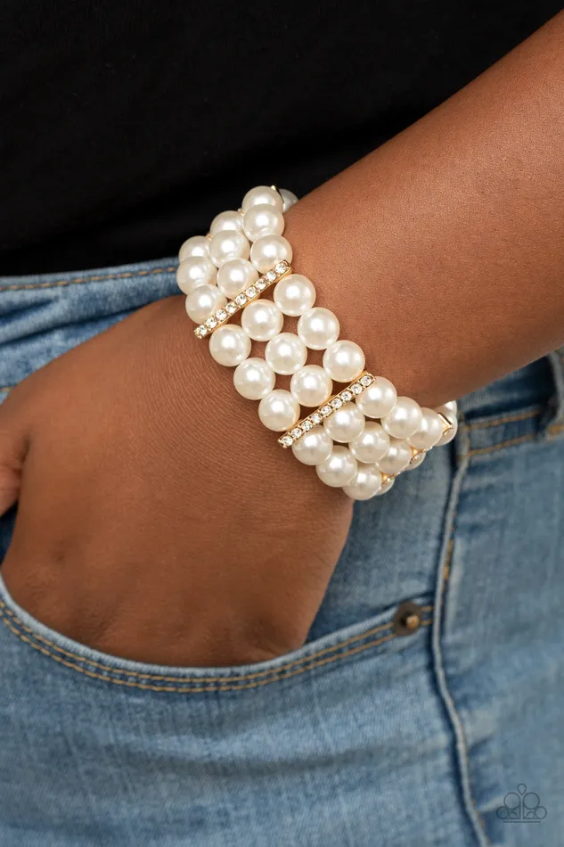 Necklaces Modern Day Majesty Gold and White Pearl Stretchy Bracelets Paparazzi Paparazzi Accessories