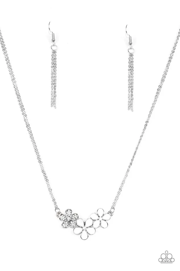 Necklaces Paparazzi Hibiscus Haciendas White Flower Rhinestone Necklace Paparazzi Accessories Necklaces Paparazzi Hibiscus Haciendas White Flower Rhinestone Necklace Paparazzi Accessories