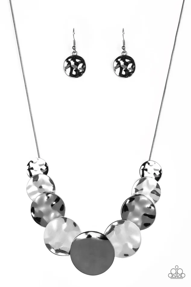 Paparazzi Accessories Necklaces A Daring DISCovery Black Gunmetal and Silver Disc Necklace Paparazzi Paparazzi Accessories Necklaces A Daring DISCovery Black Gunmetal and Silver Disc Necklace Paparazzi