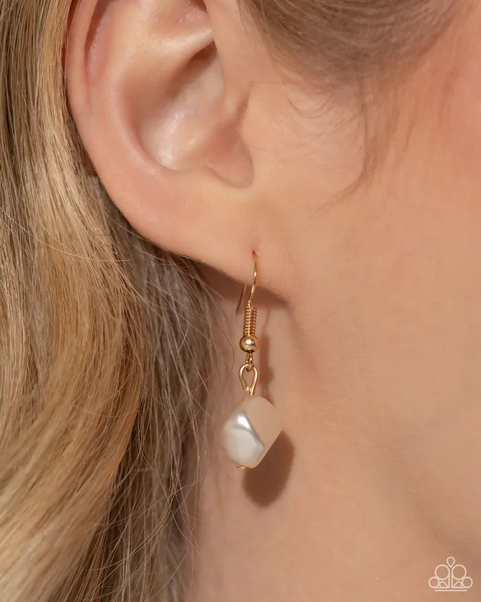 Paparazzi Accessories Necklaces Cubed Cameo Gold White Pearl and Acrylic Cube Short Necklace Paparazzi
