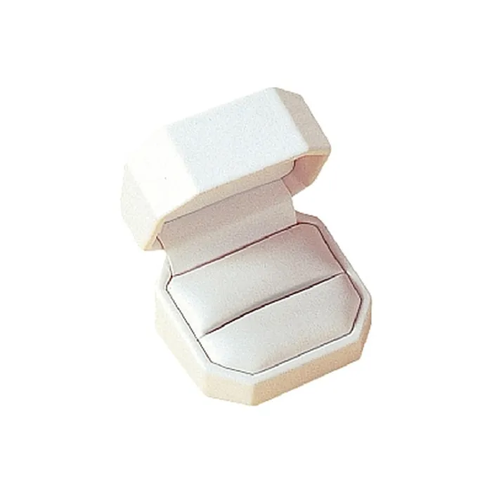 Rings Noblepack CA Leather Feel Single Ring Box With A Seam Detail On The Lid Rings Noblepack CA Leather Feel Single Ring Box With A Seam Detail On The Lid
