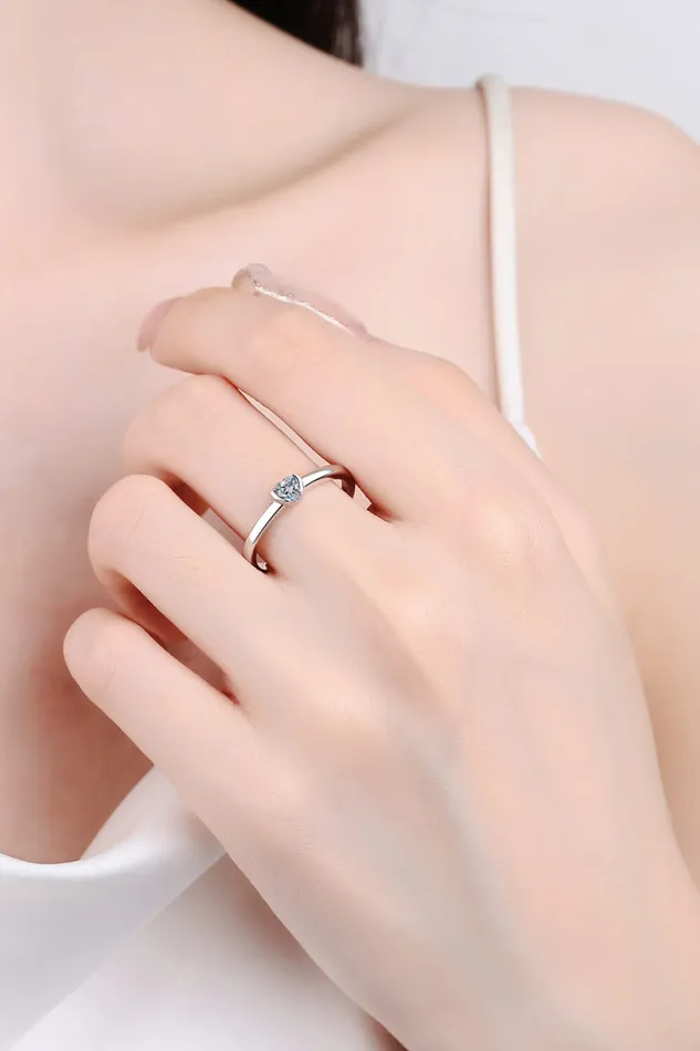 Rings Trendsi HeartShaped Moissanite Solitaire Ring