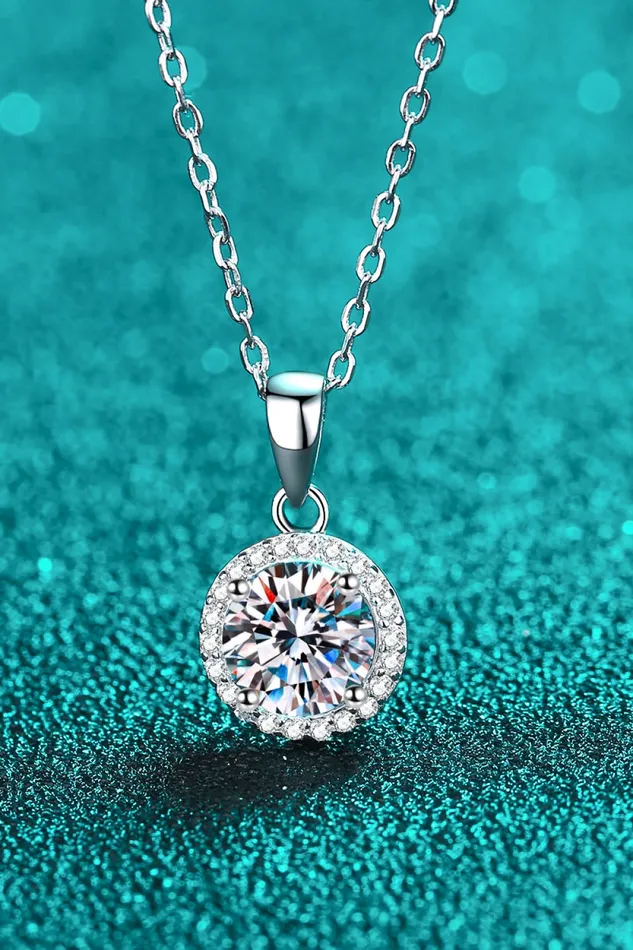 Trendsi Necklaces Chance to Charm 1 Carat Moissanite Round Pendant Chain Necklace Trendsi Necklaces Chance to Charm 1 Carat Moissanite Round Pendant Chain Necklace