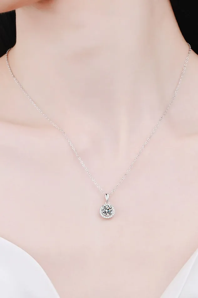 Trendsi Necklaces Chance to Charm 1 Carat Moissanite Round Pendant Chain Necklace