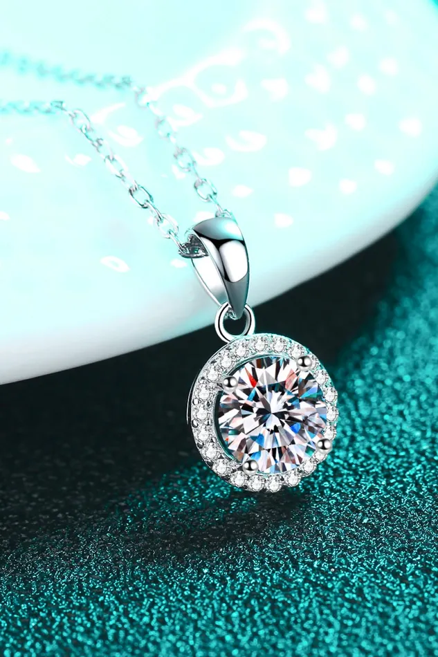 Trendsi Necklaces Chance to Charm 1 Carat Moissanite Round Pendant Chain Necklace